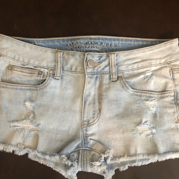 American Eagle Outfitters holy jean shorts with fringed hem size 6 - Picture 1 of 6
